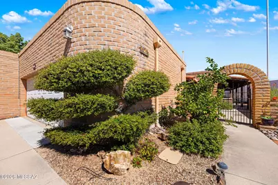 1618 W Calle Hacienda, Green Valley, AZ 85622 - Photo 2