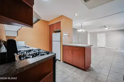 2525 N Alvernon Way #UNIT B1, Tucson, AZ 85712 - Photo 12