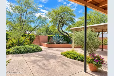 5640 E South Wilshire Drive, Tucson, AZ 85711 - Photo 2