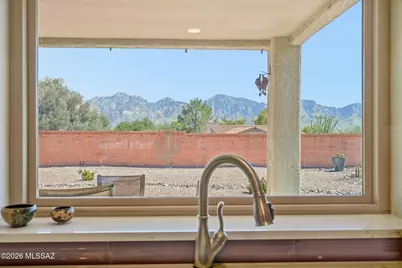 1560 E Chisholm Lane, Oro Valley, AZ 85755 - Photo 14