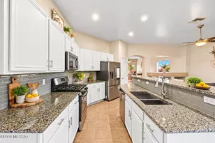 546 N Arcon Ct, Tucson, AZ 85748 - Photo 8