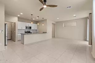 8833 N Sherry Cervi Wy, Tucson, AZ 85743 - Photo 12
