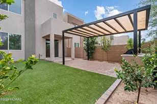 8833 N Sherry Cervi Wy, Tucson, AZ 85743 - Photo 34