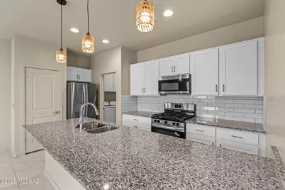 8833 N Sherry Cervi Way, Tucson, AZ 85743 - Photo 14
