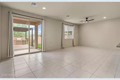 8833 N Sherry Cervi Way, Tucson, AZ 85743 - Photo 10