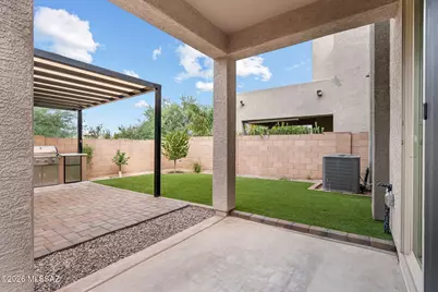 8833 N Sherry Cervi Way, Tucson, AZ 85743 - Photo 32
