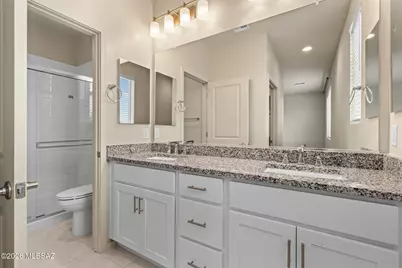 8833 N Sherry Cervi Way, Tucson, AZ 85743 - Photo 30