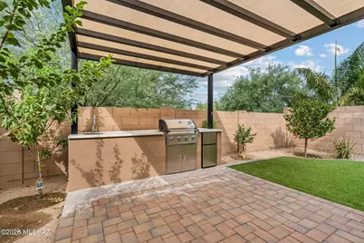 8833 N Sherry Cervi Way, Tucson, AZ 85743 - Photo 36