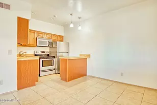 1810 E Blacklidge Dr, Tucson, AZ 85719 - Photo 2