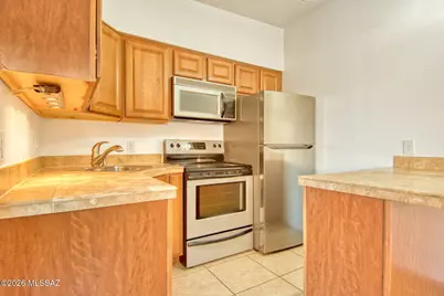 1810 E Blacklidge Drive #219, Tucson, AZ 85719 - Photo 4