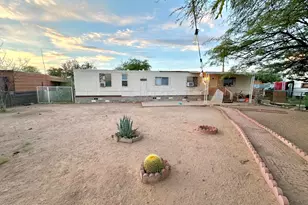 6952 W Tumbling T, Tucson, AZ 85757 - Photo 1