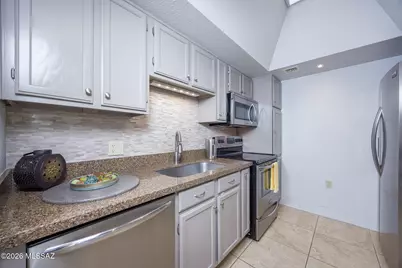 1738 W Dalehaven Circle, Tucson, AZ 85704 - Photo 4