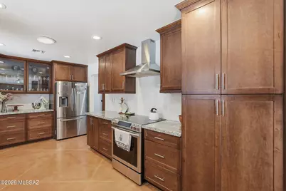 2621 N Swan Road, Tucson, AZ 85712 - Photo 12