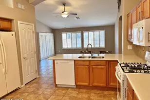 2050 E Cypress Canyon Dr, Green Valley, AZ 85614 - Photo 14