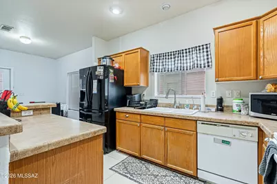 6204 S Blue Water Drive, Tucson, AZ 85706 - Photo 12