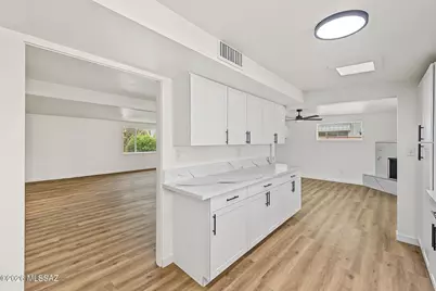 7042 E Calle Centuri, Tucson, AZ 85710 - Photo 18