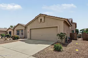 8954 N Upper Bluffs Dr, Tucson, AZ 85742 - Photo 2