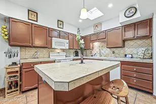 2741 S Calle Unamuno, Green Valley, AZ 85622 - Photo 10