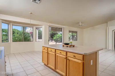 11621 N Quandry Drive, Tucson, AZ 85737 - Photo 8