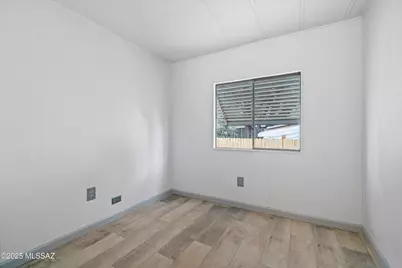 1432 W Buena Tierra Place, Tucson, AZ 85705 - Photo 18