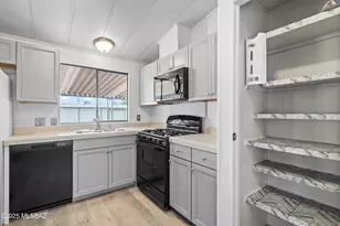 1432 W Buena Tierra Pl, Tucson, AZ 85705 - Photo 12
