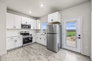 400 Cancun Ct, Rio Rico, AZ 85648 - Photo 10