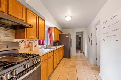 650 W 42nd Street, Tucson, AZ 85713 - Photo 2