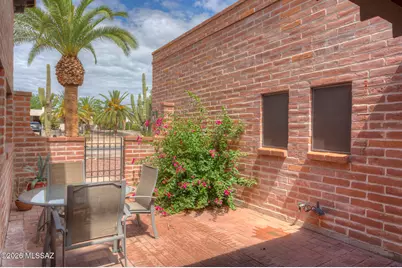 742 N Abrego Drive, Green Valley, AZ 85614 - Photo 4