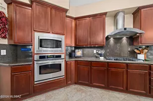 2501 E Bluejay Bluff Ln, Green Valley, AZ 85614 - Photo 18