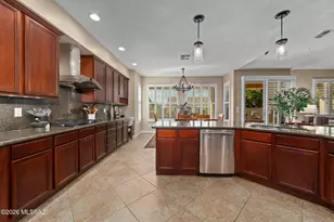 2501 E Bluejay Bluff Ln, Green Valley, AZ 85614 - Photo 20