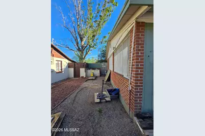 2252 E Grant Road, Tucson, AZ 85719 - Photo 4