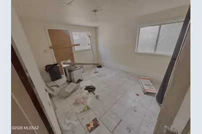 2429 E Blacklidge Drive, Tucson, AZ 85719 - Photo 1