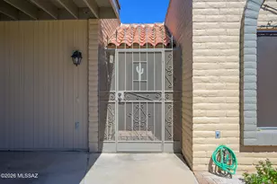 1382 W Camino Alicante, Green Valley, AZ 85622 - Photo 10