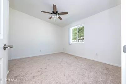 912 W Limberlost Drive, Tucson, AZ 85705 - Photo 8