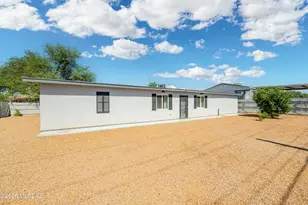 912 W Limberlost Dr, Tucson, AZ 85705 - Photo 2