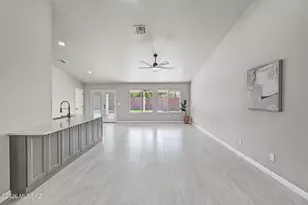 7549 W Summer Sky Dr, Tucson, AZ 85743 - Photo 10