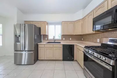 1562 W Via De Chapala, Sahuarita, AZ 85629 - Photo 8