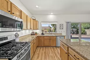 9449 N Weather Hill Dr, Tucson, AZ 85743 - Photo 18