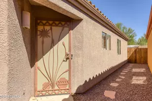 9869 E Spanish Flower Ct, Tucson, AZ 85748 - Photo 4