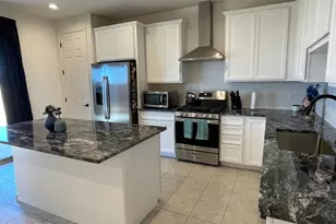 7864 S Wolf Creek Dr, Tucson, AZ 85757 - Photo 4