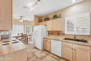 172 N Running Spring Dr, Green Valley, AZ 85614 - Photo 10