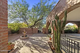1605 S Camino Del Sol, Green Valley, AZ 85622 - Photo 14