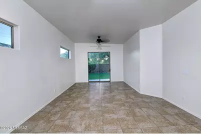 8546 N Sunny Rock Ridge Drive, Tucson, AZ 85743 - Photo 10