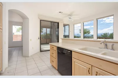352 N Royal Bell Drive, Green Valley, AZ 85614 - Photo 16