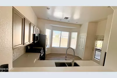 7504 W Cosmic Sky Drive, Tucson, AZ 85743 - Photo 10