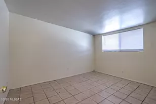 402 E Yavapai Rd, Tucson, AZ 85705 - Photo 10
