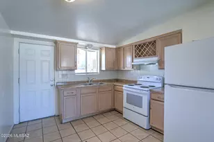 402 E Yavapai Rd, Tucson, AZ 85705 - Photo 8