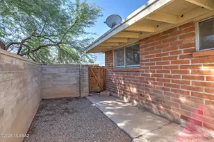 402 E Yavapai Rd, Tucson, AZ 85705 - Photo 22