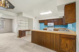 945 S La Higuera, Green Valley, AZ 85614 - Photo 10