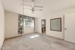 945 S La Higuera, Green Valley, AZ 85614 - Photo 16